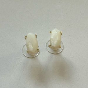 Kendra Scott Betty Stud Earrings in Gold and White Mother of Pearl